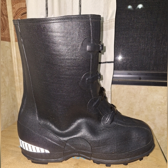 La Crosse Tracton 12" Overshoe Black Heavy-Duty Boots with Buckle Straps - Picture 9 of 14